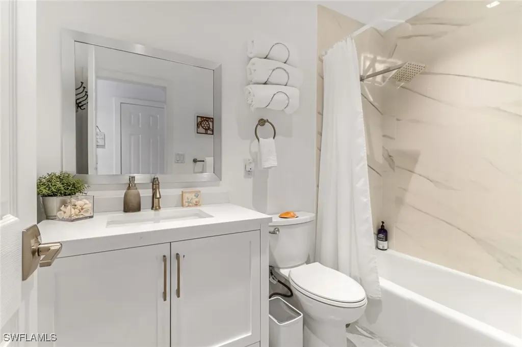724 100th Avenue N Naples FL 34108
