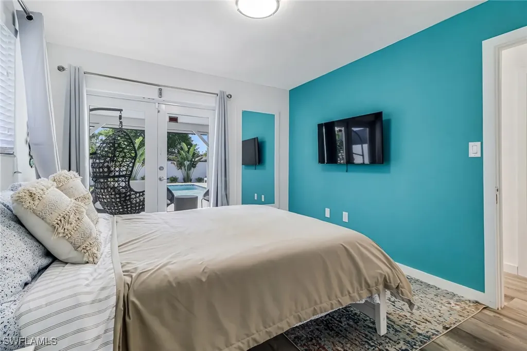 724 100th Avenue N Naples FL 34108