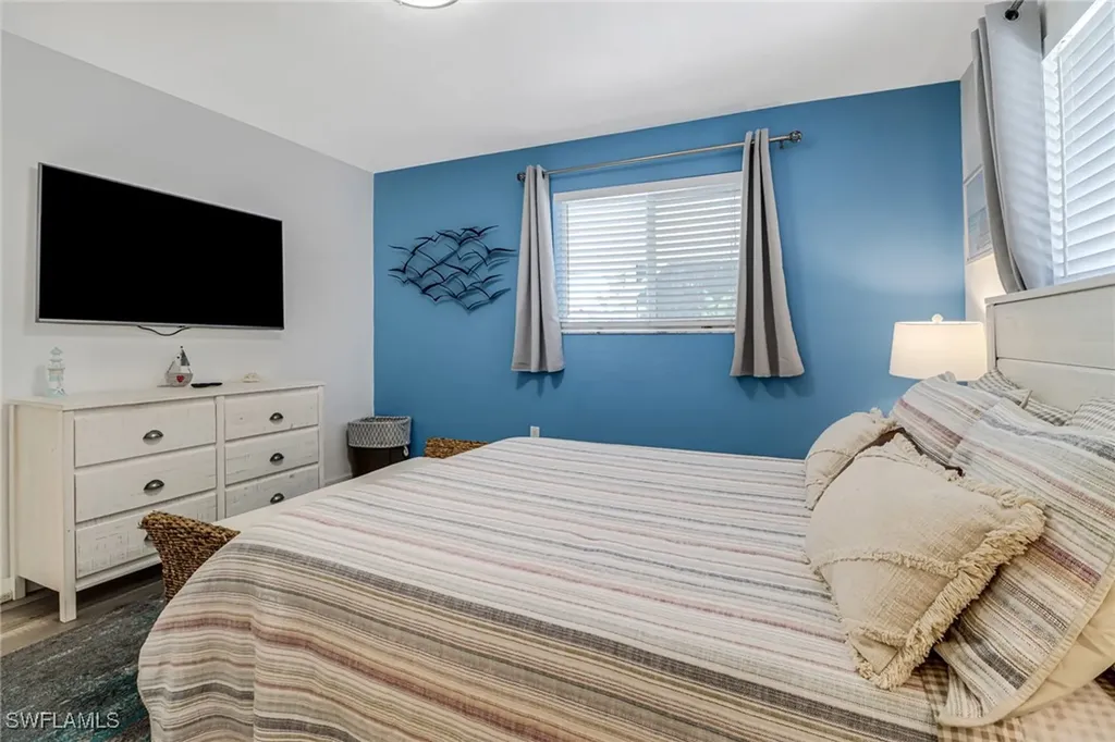 724 100th Avenue N Naples FL 34108