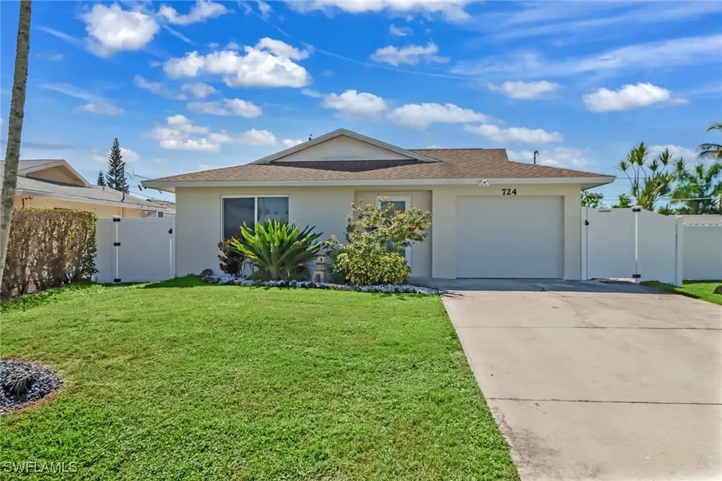 724 100th Avenue N Naples FL 34108
