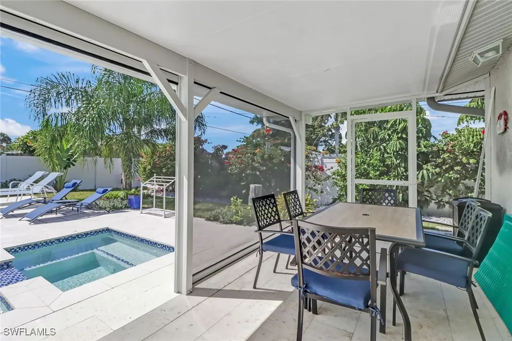724 100th Avenue N Naples FL 34108