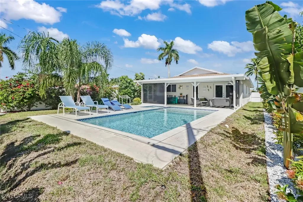 724 100th Avenue N Naples FL 34108