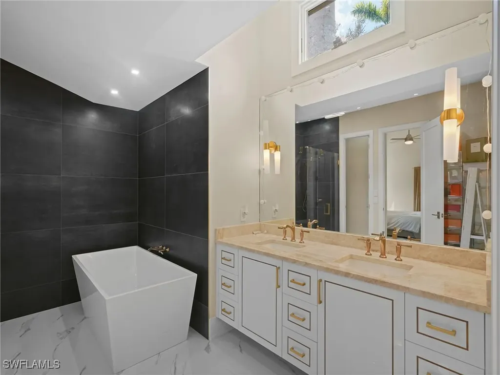 2140 Harlans Run Naples FL 34105