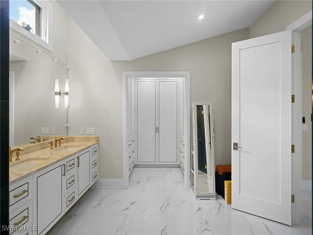 2140 Harlans Run Naples FL 34105