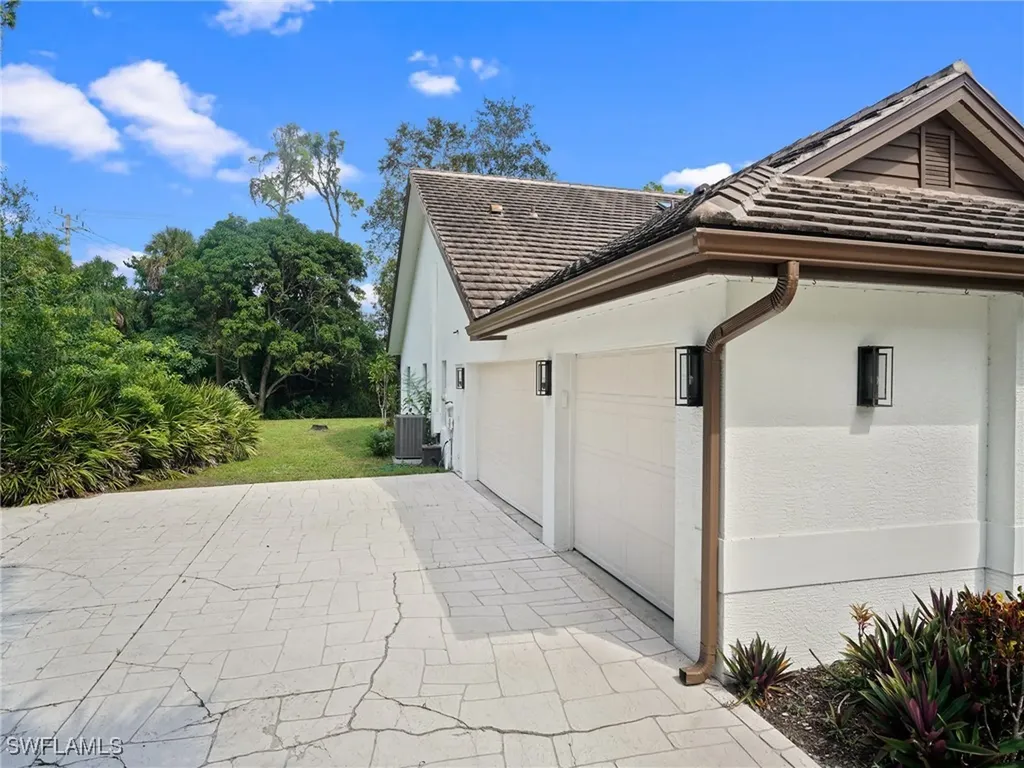 2140 Harlans Run Naples FL 34105
