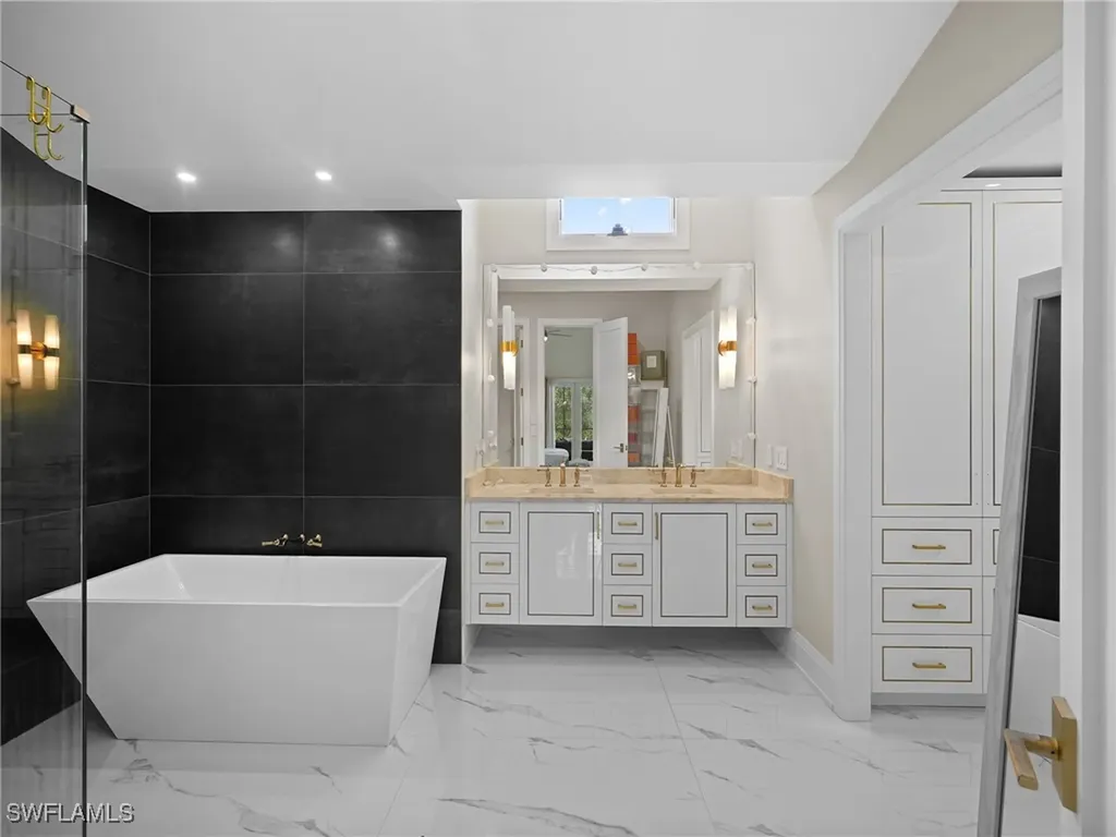 2140 Harlans Run Naples FL 34105