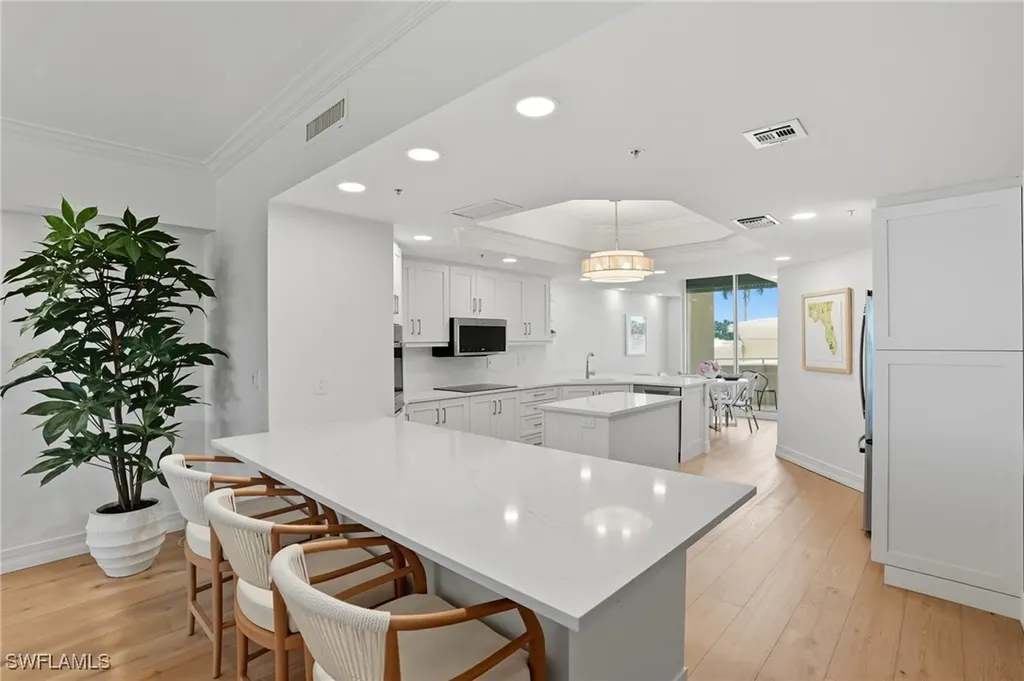 445 Dockside Drive Naples FL 34110