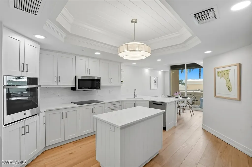 445 Dockside Drive Naples FL 34110