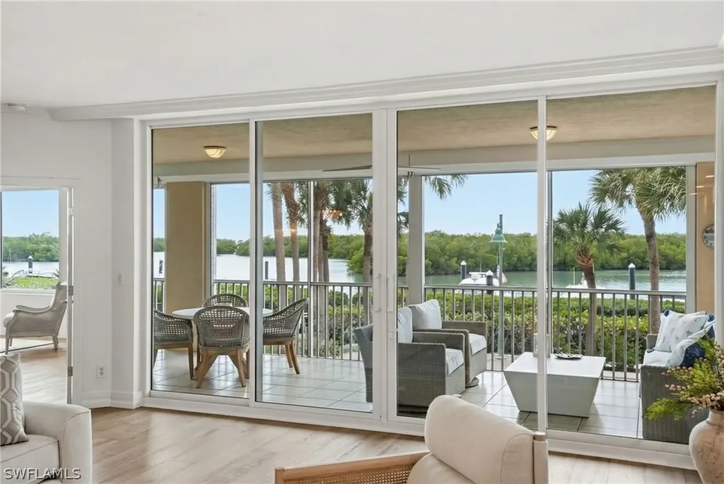 445 Dockside Drive Naples FL 34110