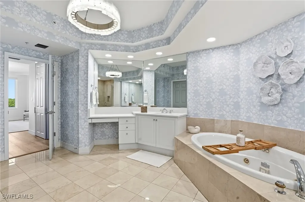 445 Dockside Drive Naples FL 34110