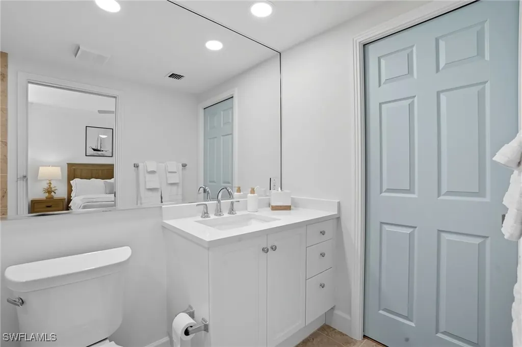 445 Dockside Drive Naples FL 34110