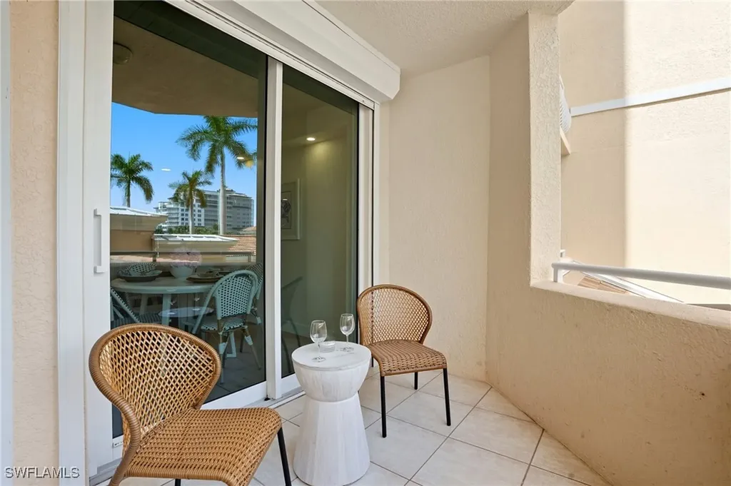 445 Dockside Drive Naples FL 34110