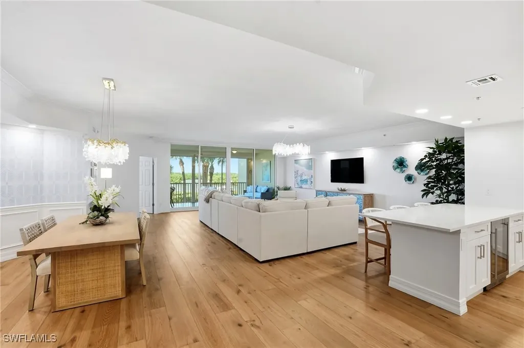 445 Dockside Drive Naples FL 34110