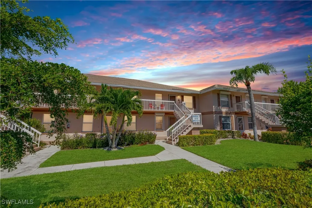 1015 Mainsail Drive Naples FL 34114