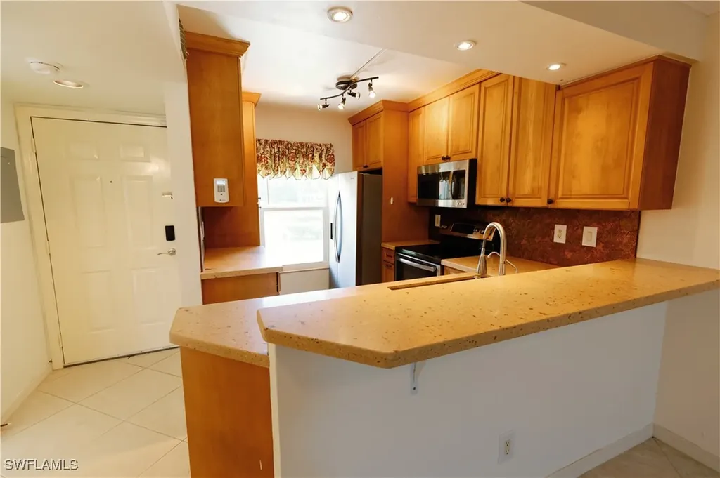 1015 Mainsail Drive Naples FL 34114