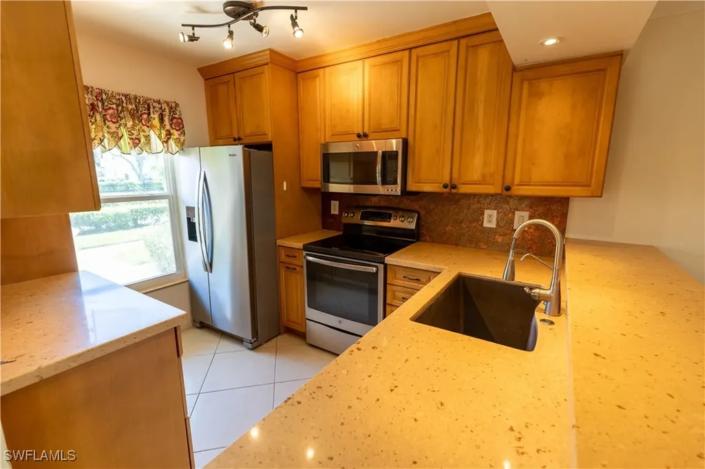 1015 Mainsail Drive Naples FL 34114