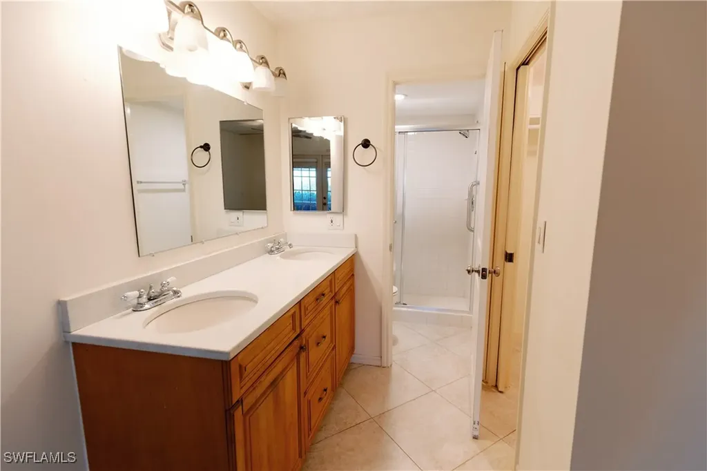 1015 Mainsail Drive Naples FL 34114