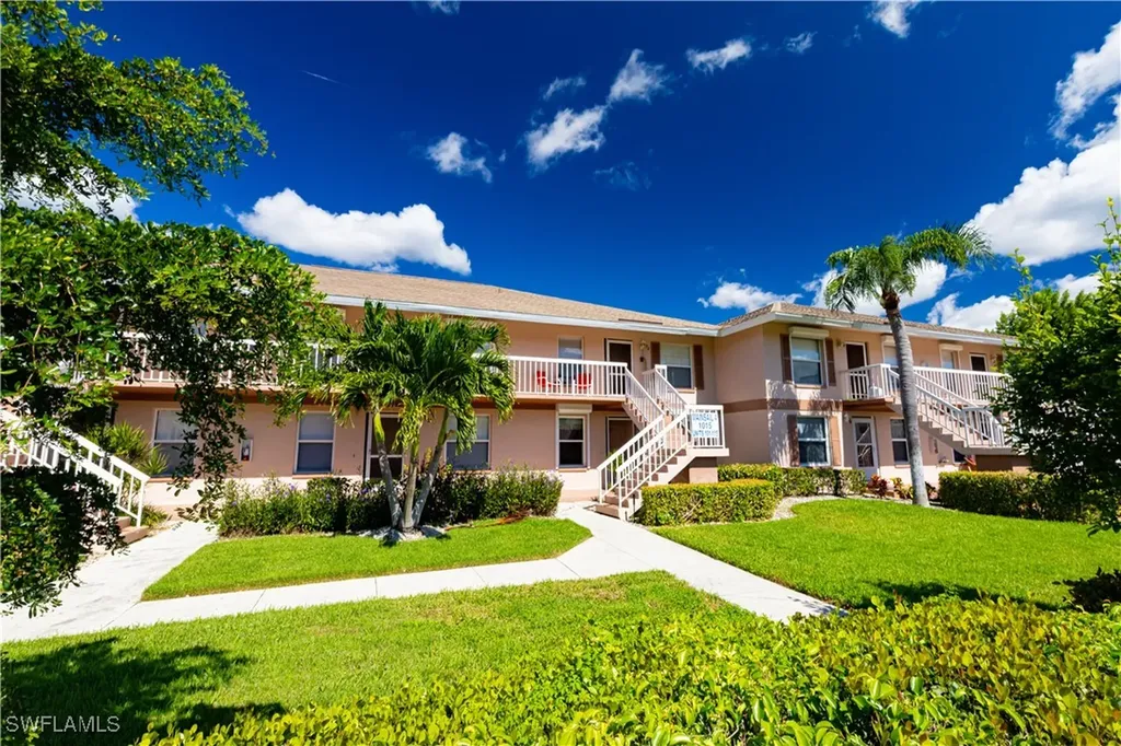 1015 Mainsail Drive Naples FL 34114