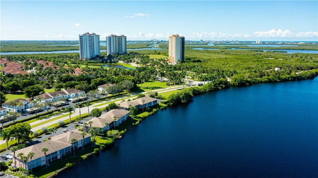 1015 Mainsail Drive Naples FL 34114