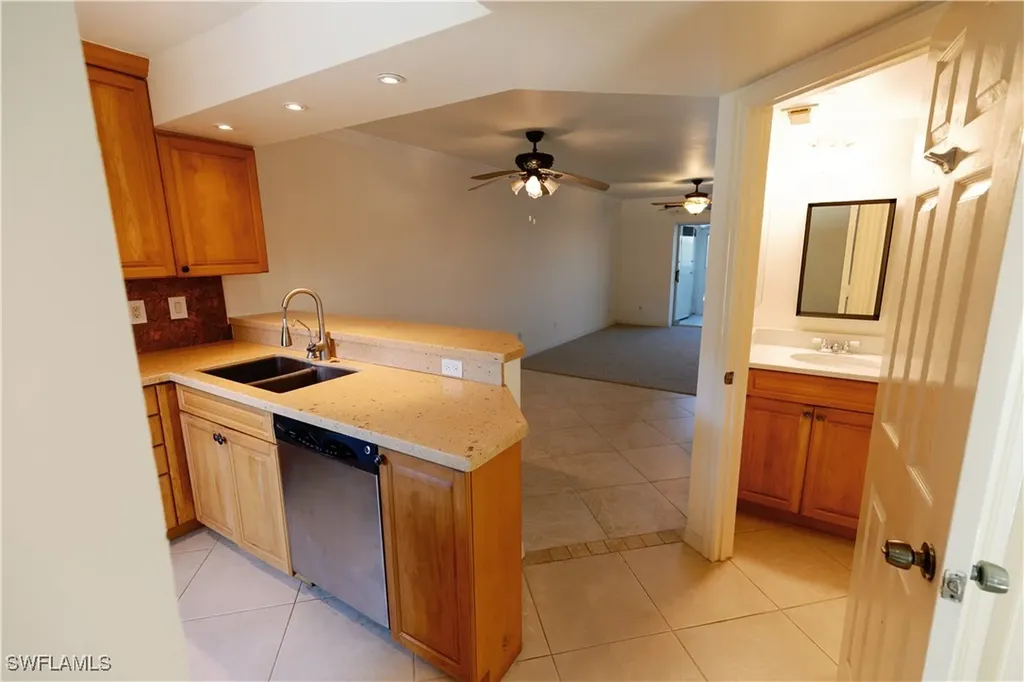 1015 Mainsail Drive Naples FL 34114