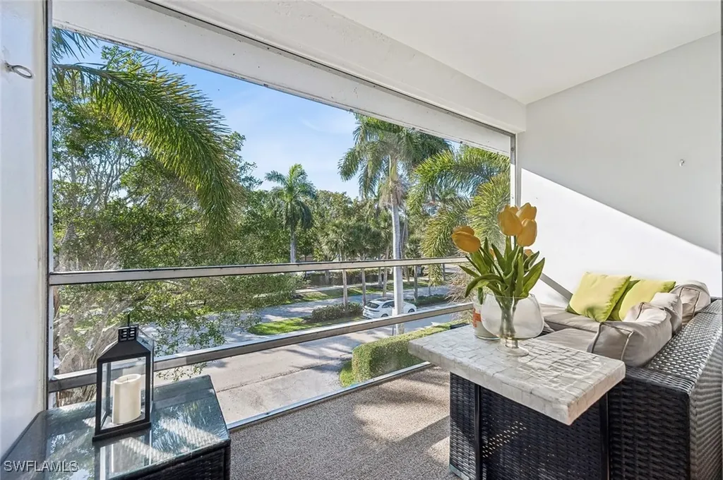72 7th Street S Naples FL 34102