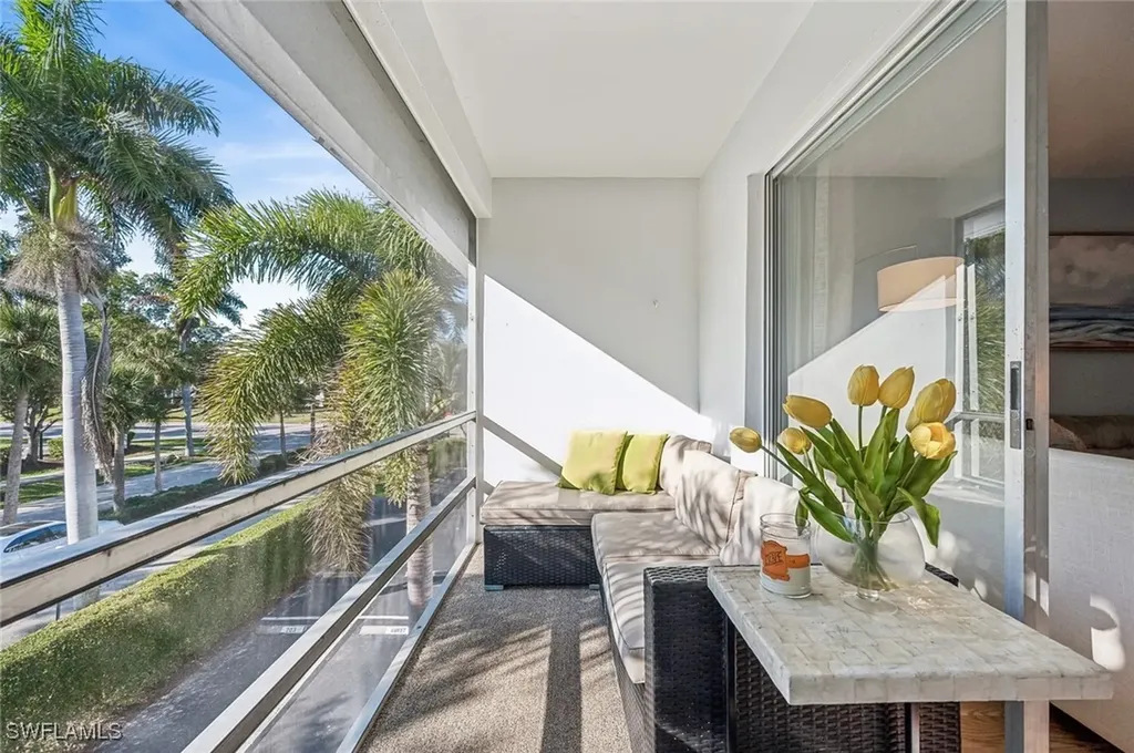 72 7th Street S Naples FL 34102