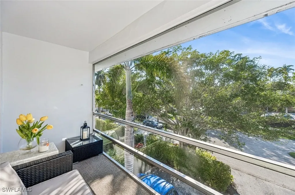 72 7th Street S Naples FL 34102