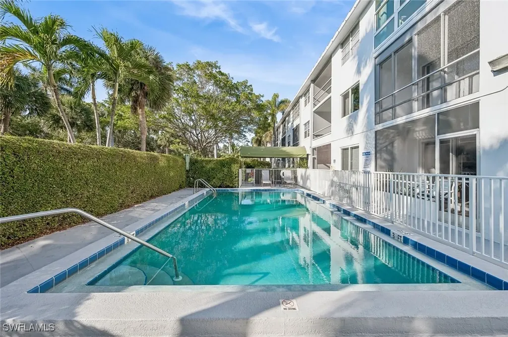 72 7th Street S Naples FL 34102