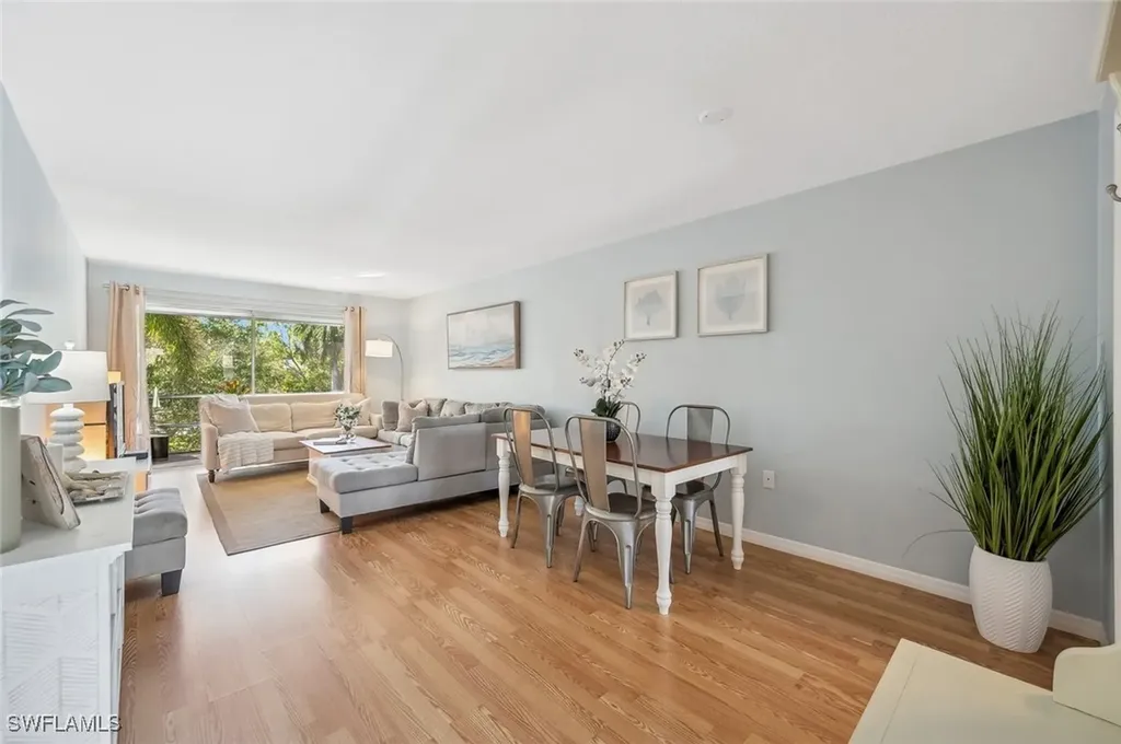 72 7th Street S Naples FL 34102