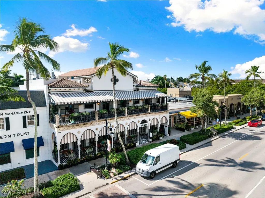 72 7th Street S Naples FL 34102