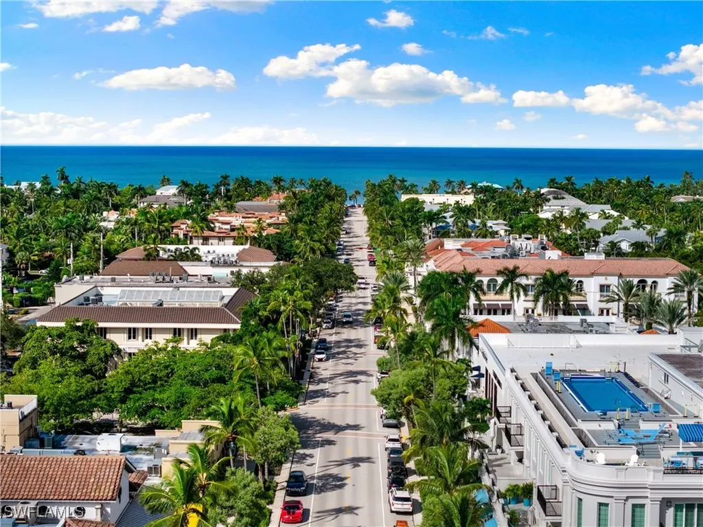 72 7th Street S Naples FL 34102