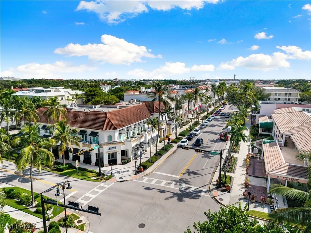 72 7th Street S Naples FL 34102