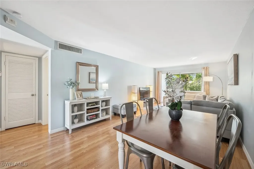 72 7th Street S Naples FL 34102