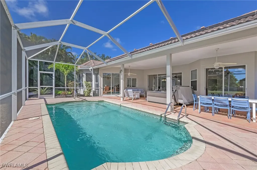 300 Wentworth Court Naples FL 34104