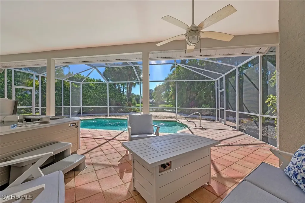 300 Wentworth Court Naples FL 34104