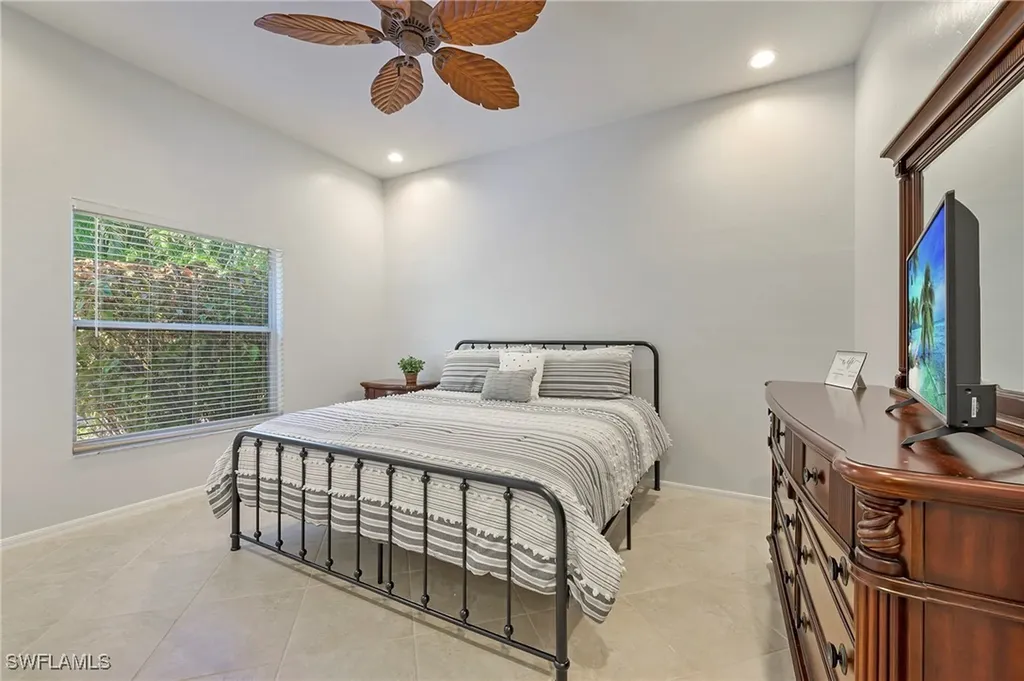 300 Wentworth Court Naples FL 34104