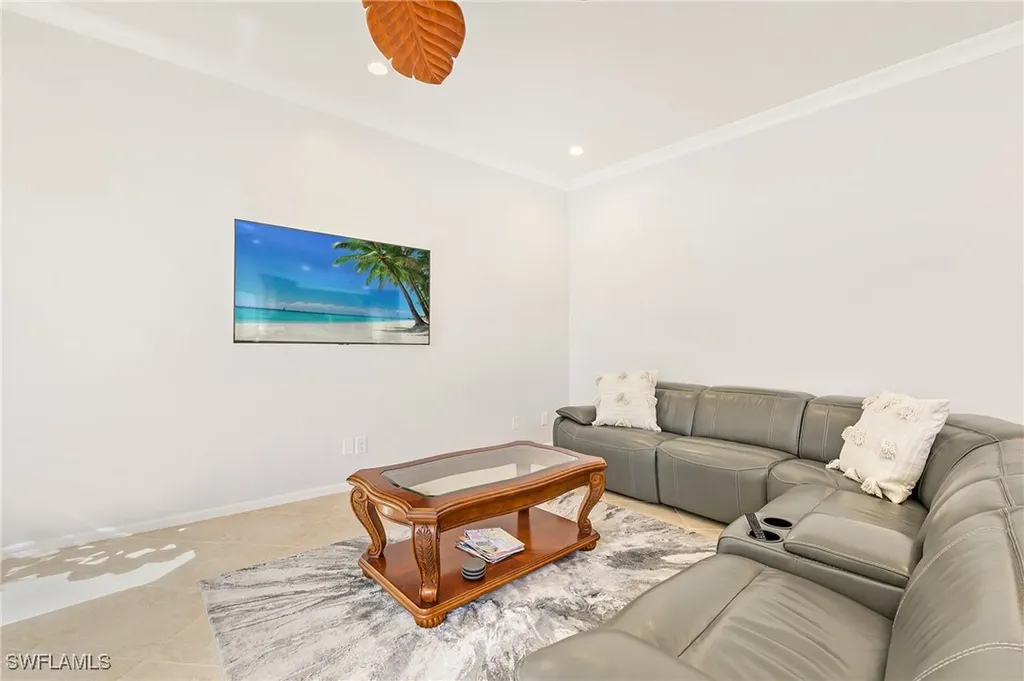 300 Wentworth Court Naples FL 34104