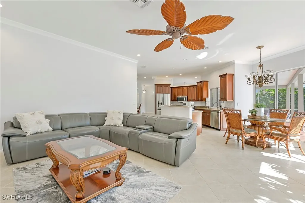 300 Wentworth Court Naples FL 34104