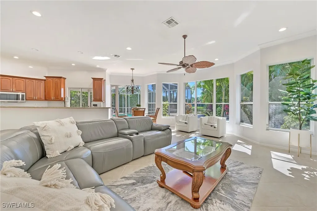300 Wentworth Court Naples FL 34104