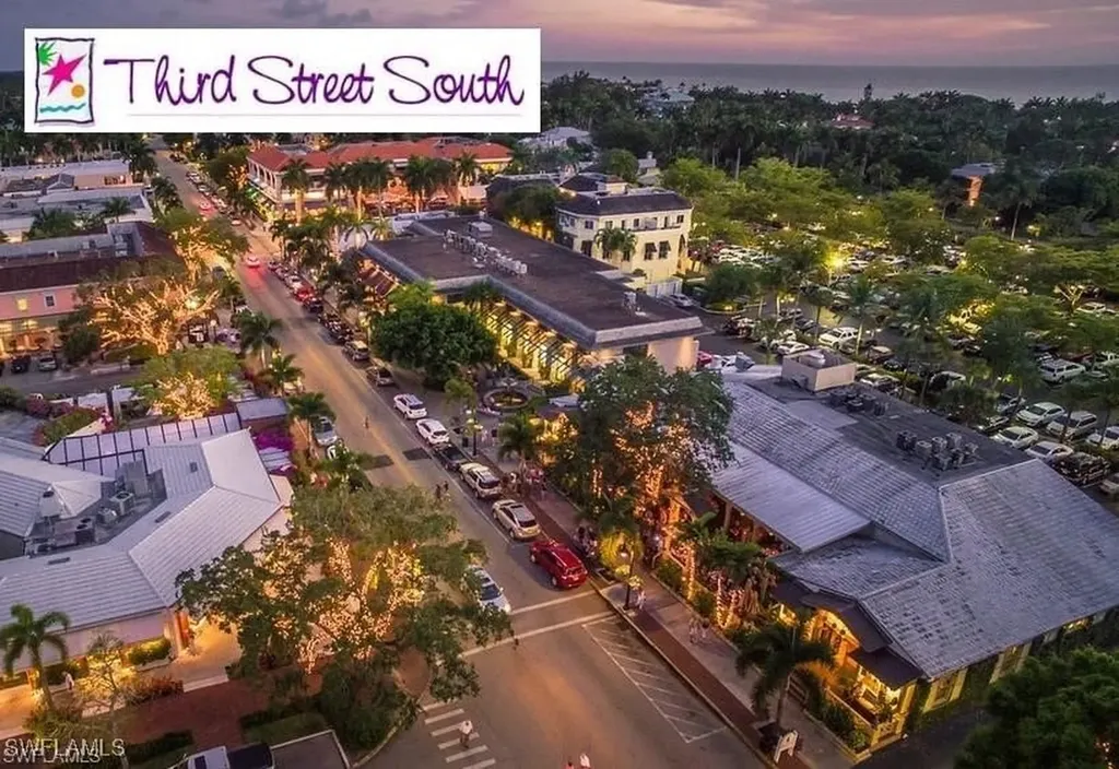 300 Wentworth Court Naples FL 34104