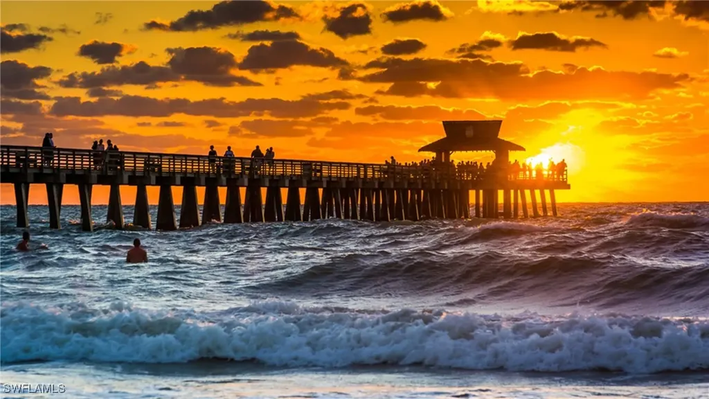 300 Wentworth Court Naples FL 34104