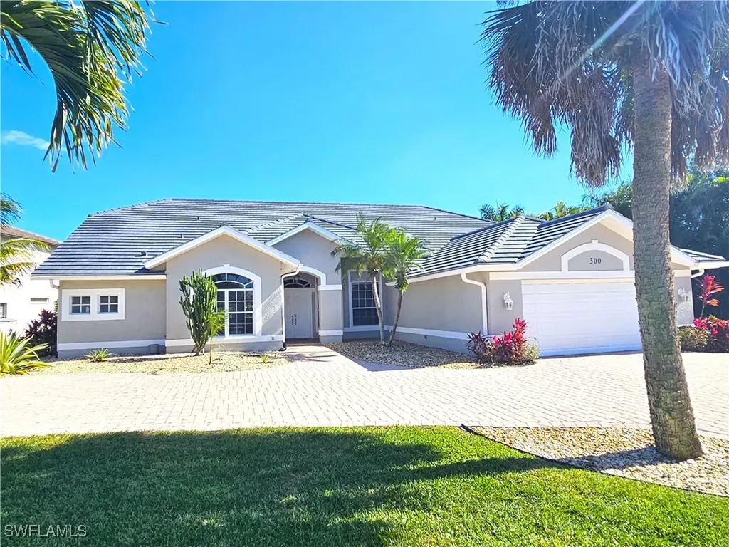 300 Wentworth Court Naples FL 34104