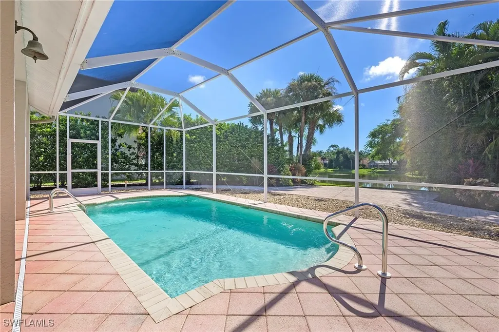 300 Wentworth Court Naples FL 34104