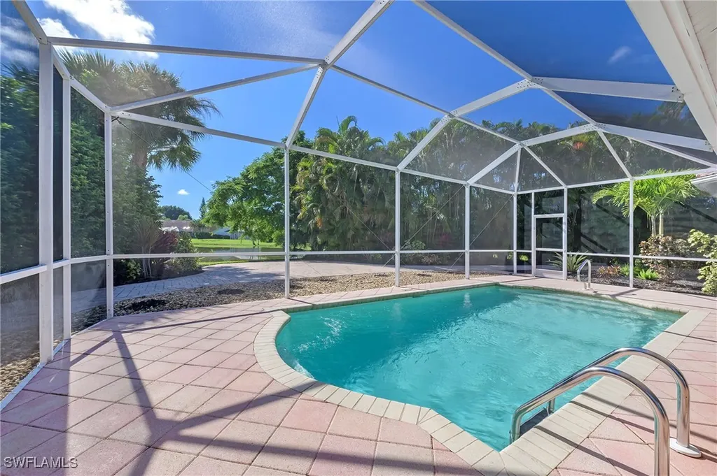 300 Wentworth Court Naples FL 34104