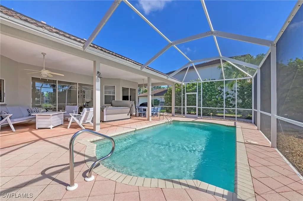 300 Wentworth Court Naples FL 34104