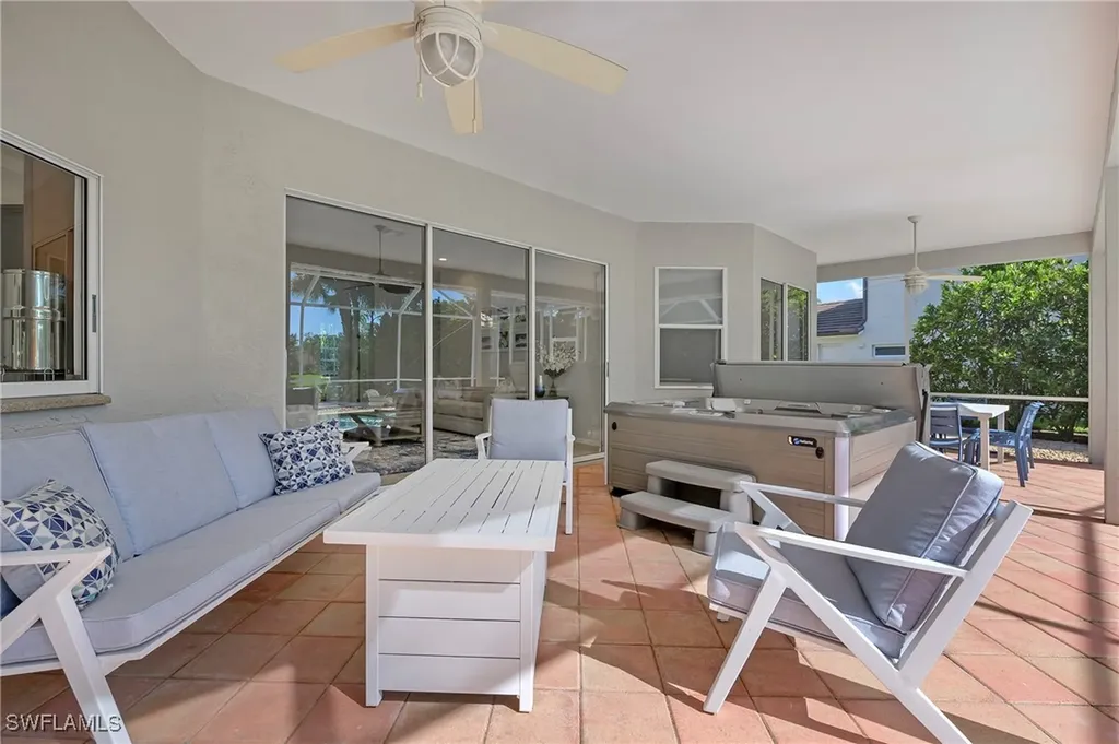 300 Wentworth Court Naples FL 34104