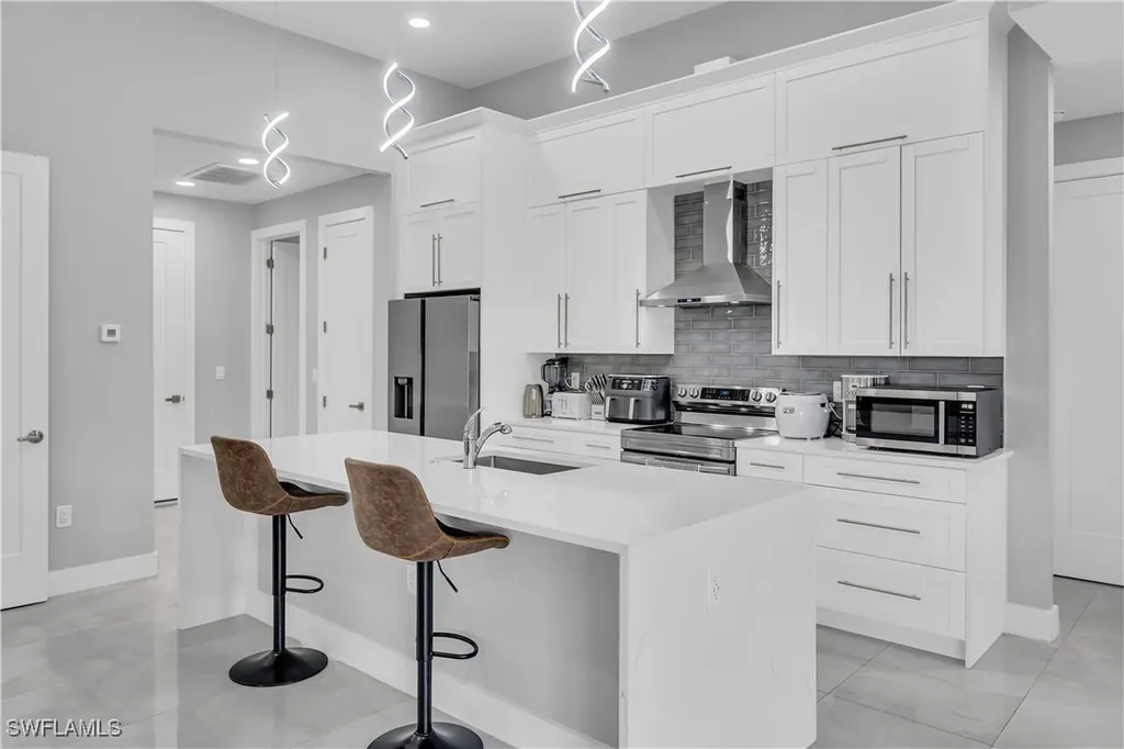 2218 SW 25th Street Cape Coral FL 33914