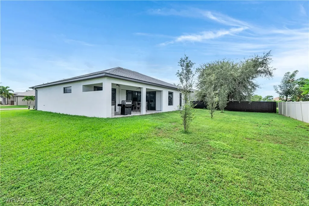 2218 SW 25th Street Cape Coral FL 33914