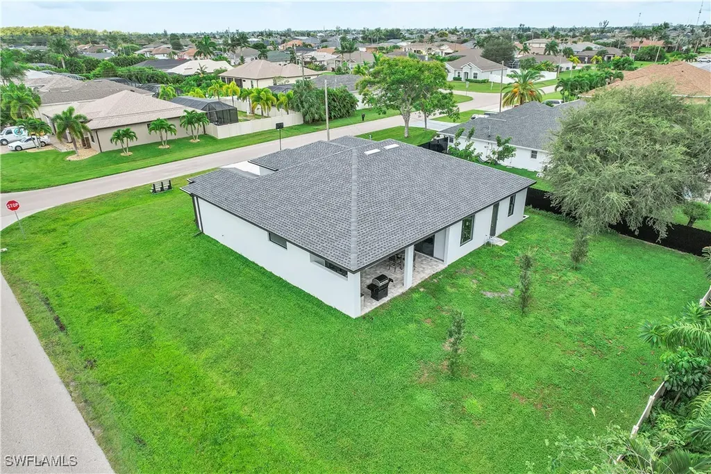 2218 SW 25th Street Cape Coral FL 33914