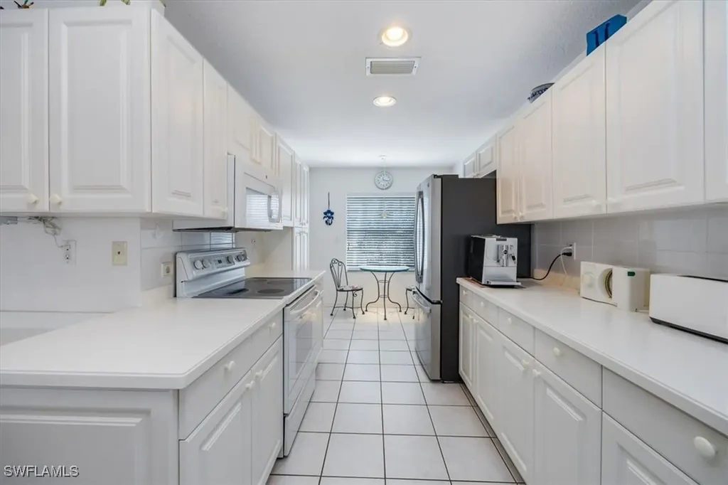 1090 Partridge Circle Naples FL 34104
